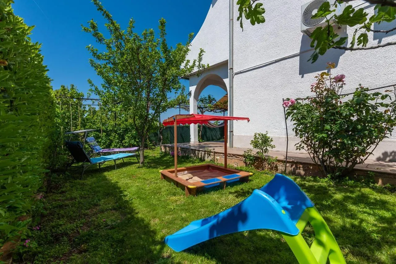 Sabina 2, Poreč